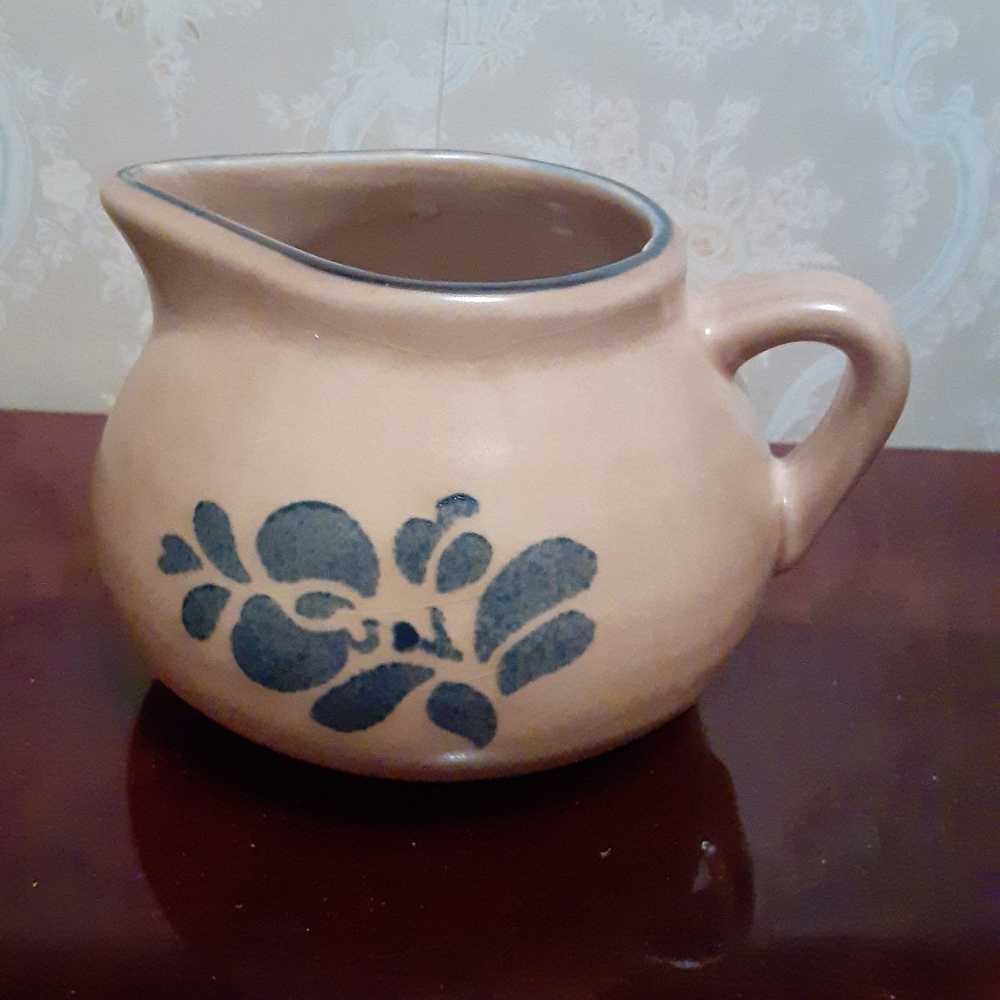 Pfaltzgraff Folk Art Tan Blue Gravy Boat